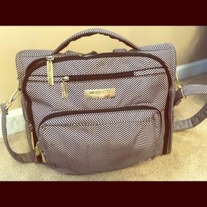 Jujube messenger/backpack convertible diaper bag